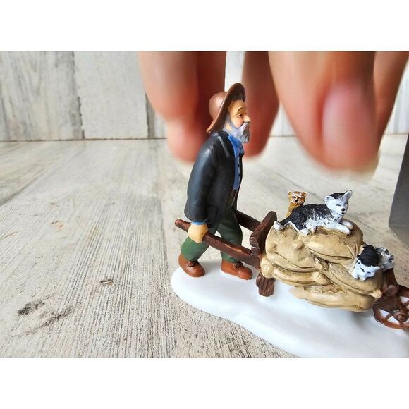 Dept 56 57110 not too fast please cats kitten wheelbarrow Man village New Englan - Picture 2 of 7